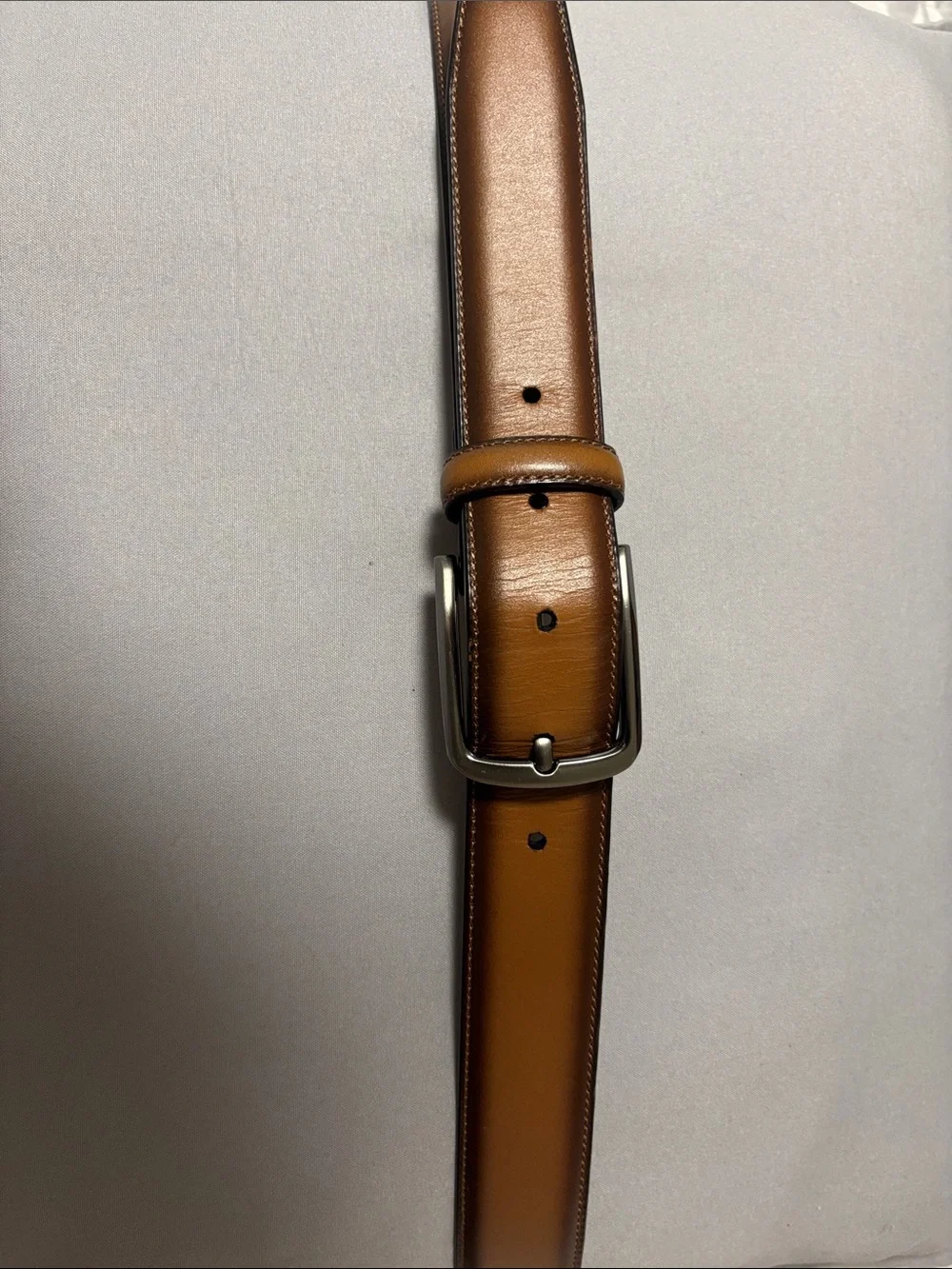 Roundtree & Yorke Smooth Tan Leather Belt with Silver Buckle
